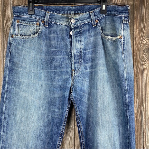 Vintage Levi’s 501 Distressed Denim Jeans 35x28 - Picture 6 of 11